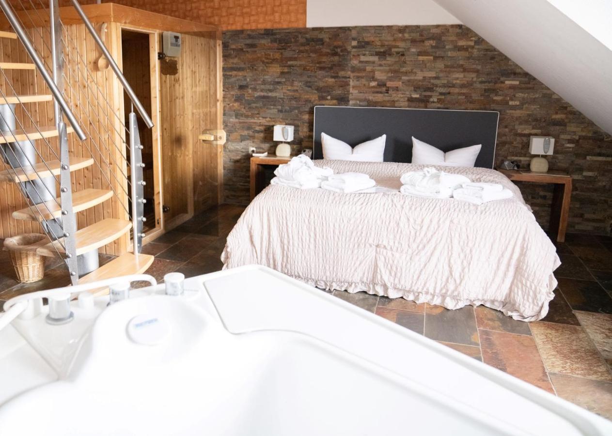 Hotel Am Uckersee Roepersdorf Bagian luar foto
