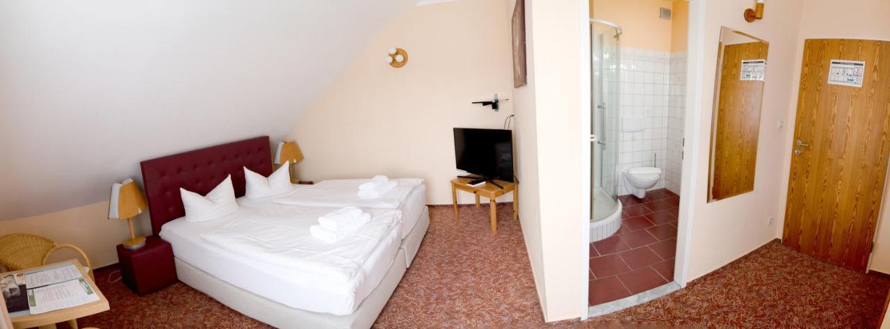 Hotel Am Uckersee Roepersdorf Bagian luar foto